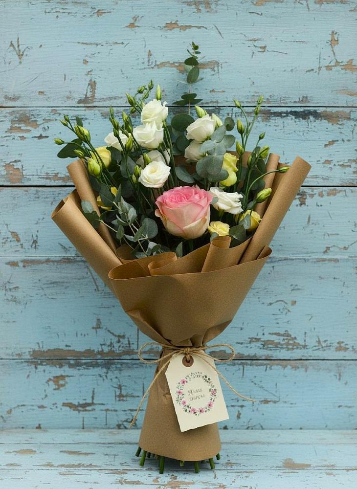 Букет цветов из: Розы и Лизиантусы в Воровсколесской