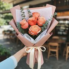 Букет цветов из:  Розы в Воровсколесской