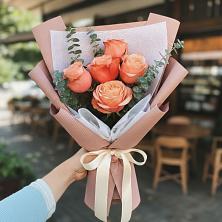 Букет цветов из:  Розы в Воровсколесской