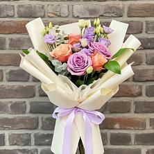 Букет цветов из:  Лизиантусы и Розы в Воровсколесской